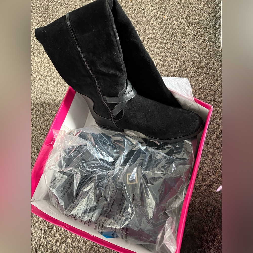 Shoe Dazzle Black Heeled Boots